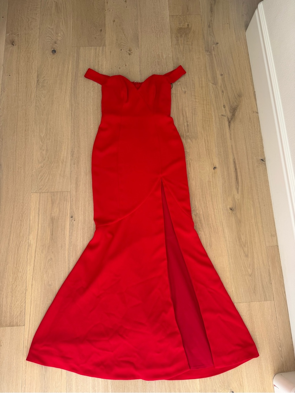 NBD Red Off-Shoulder Mermaid Gown with Side Slit